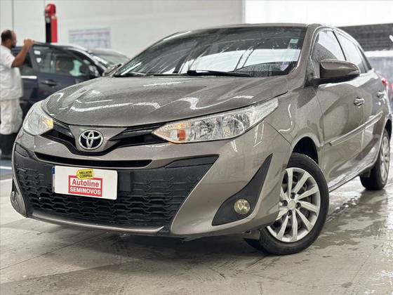 TOYOTA YARIS 1.3 16V FLEX XL LIVE MULTIDRIVE TOYOTA YARIS 1.3 16V FLEX XL LIVE MULTIDRIVE